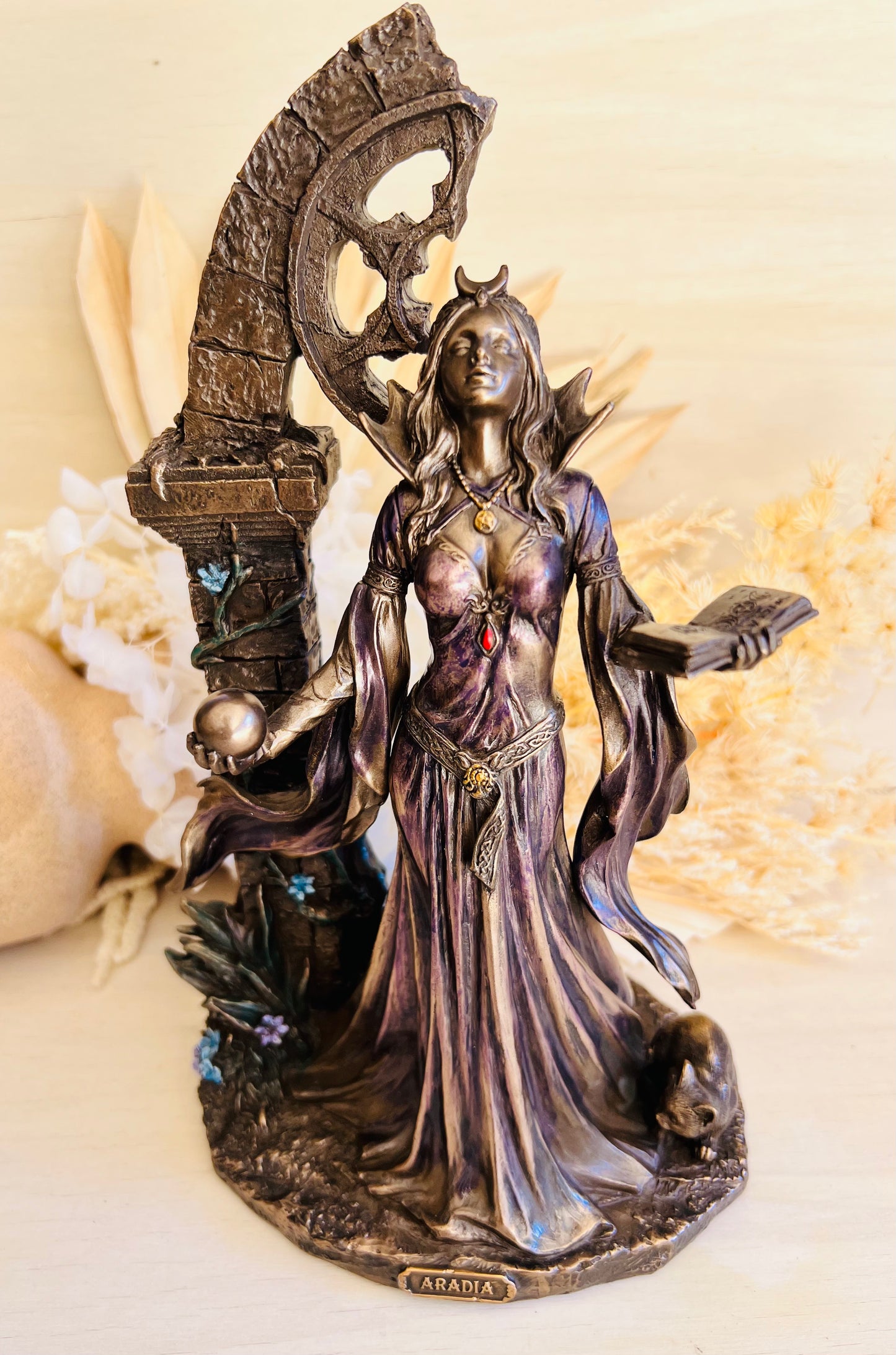 STATUE || ARADIA - THE WICCAN QUEEN OF THE WITCHES - PRE ORDER