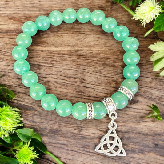 BRACELET || GREEN AVENTURINE - TRIQUETRA CHARM