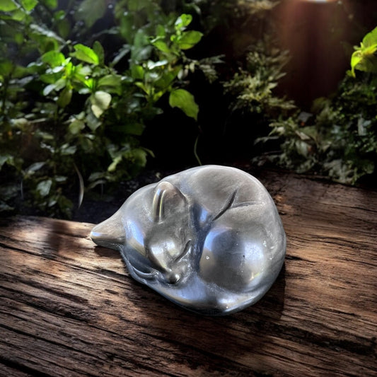CARVINGS || SILVER SHEEN OBSIDIAN CAT