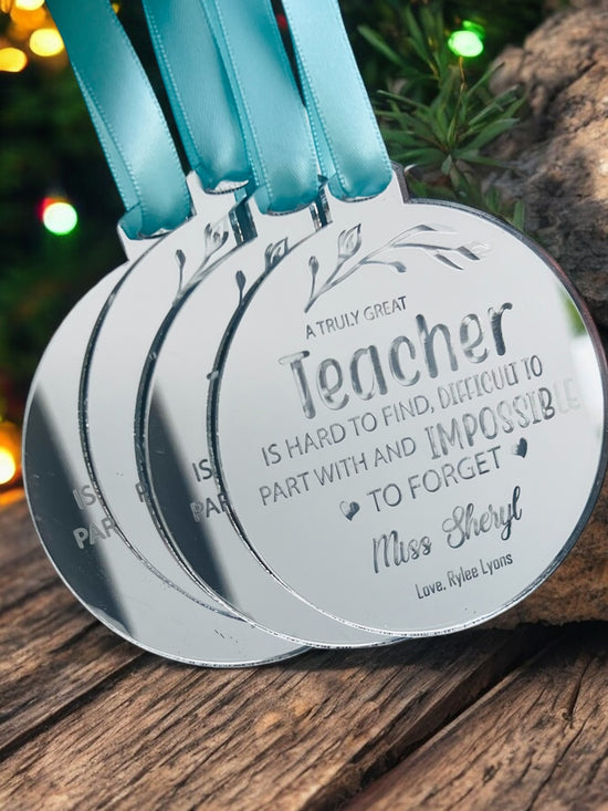 PERSONALISED GIFT || TEACHER BAUBLE