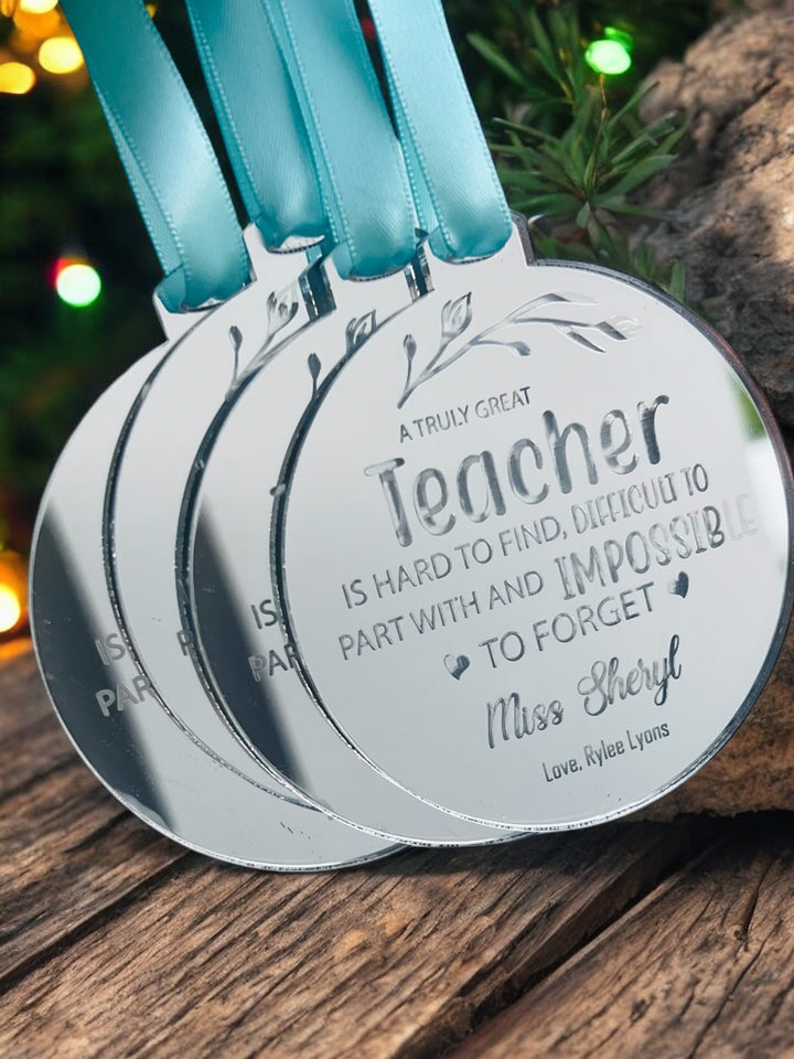PERSONALISED GIFT || TEACHER BAUBLE