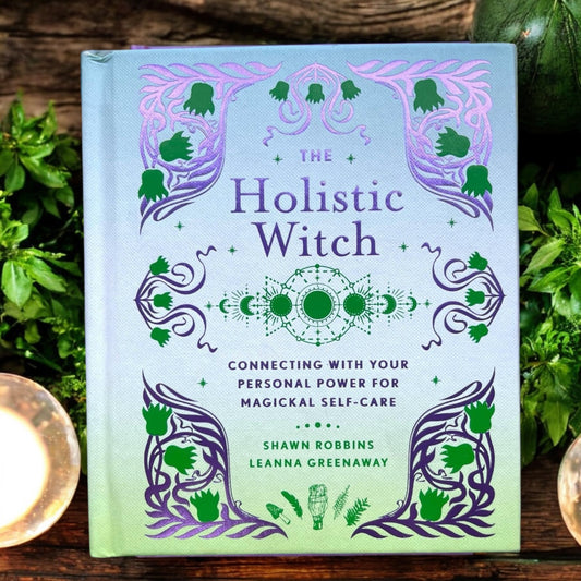 BOOKS || THE HOLISTIC WITCH