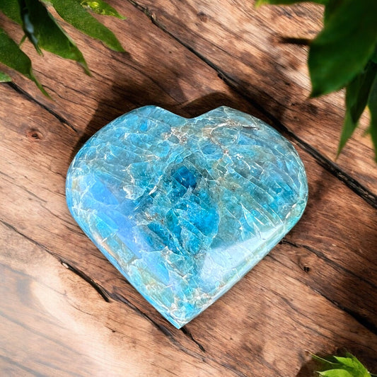 CARVINGS || APATITE HEART