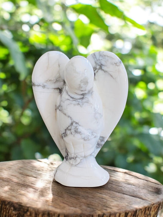 CARVINGS || HOWLITE ANGEL