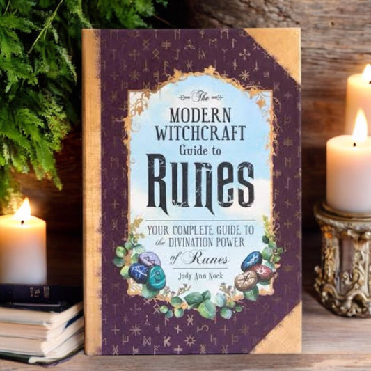 BOOKS || THE MODERN WITCHCRAFT GUIDE TO RUNES