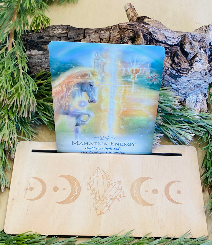 CARD OF THE DAY STAND || CRYSTAL MOON PHASE