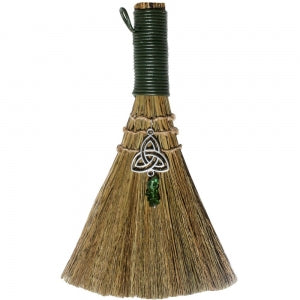 BESOM || WITCHES BROOM - TRIQUETRA & GREEN AVENTURINE