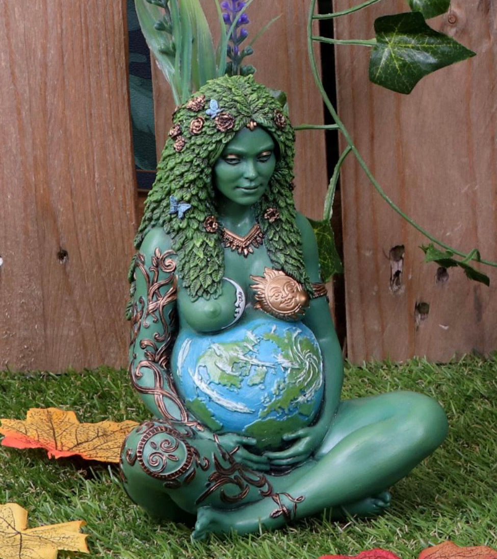 STATUE || MOTHER EARTH GODDESS - SMALL